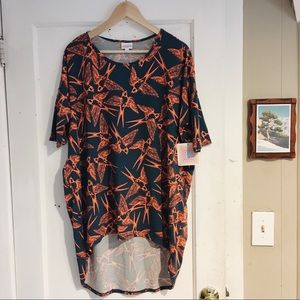 SOLD—LuLaRoe NWT Long Top—“Irma” M